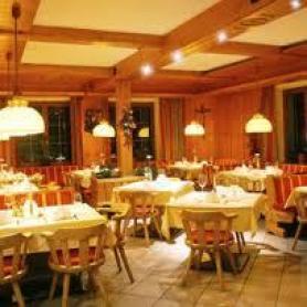 Rakouský hotel Haid s jídelnou