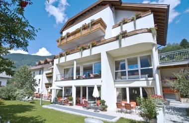 Rakouský hotel Tschirgantblick