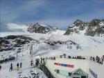 Lyžaři na ledovci Pitztal